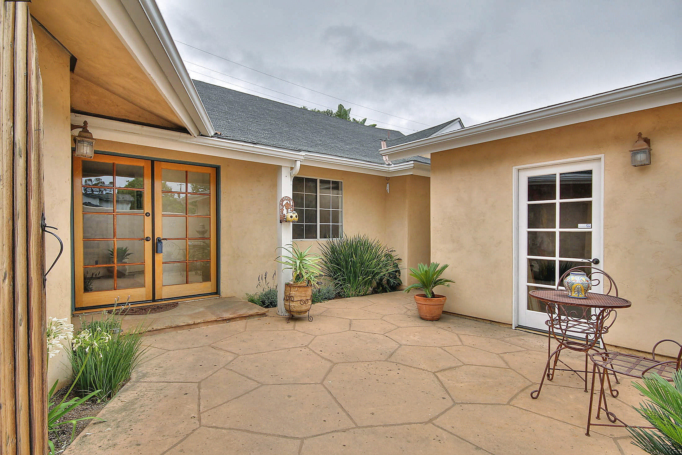 5564 Berkeley Road Santa Barbara, CA 93111 - Photo 2 of 20 4_