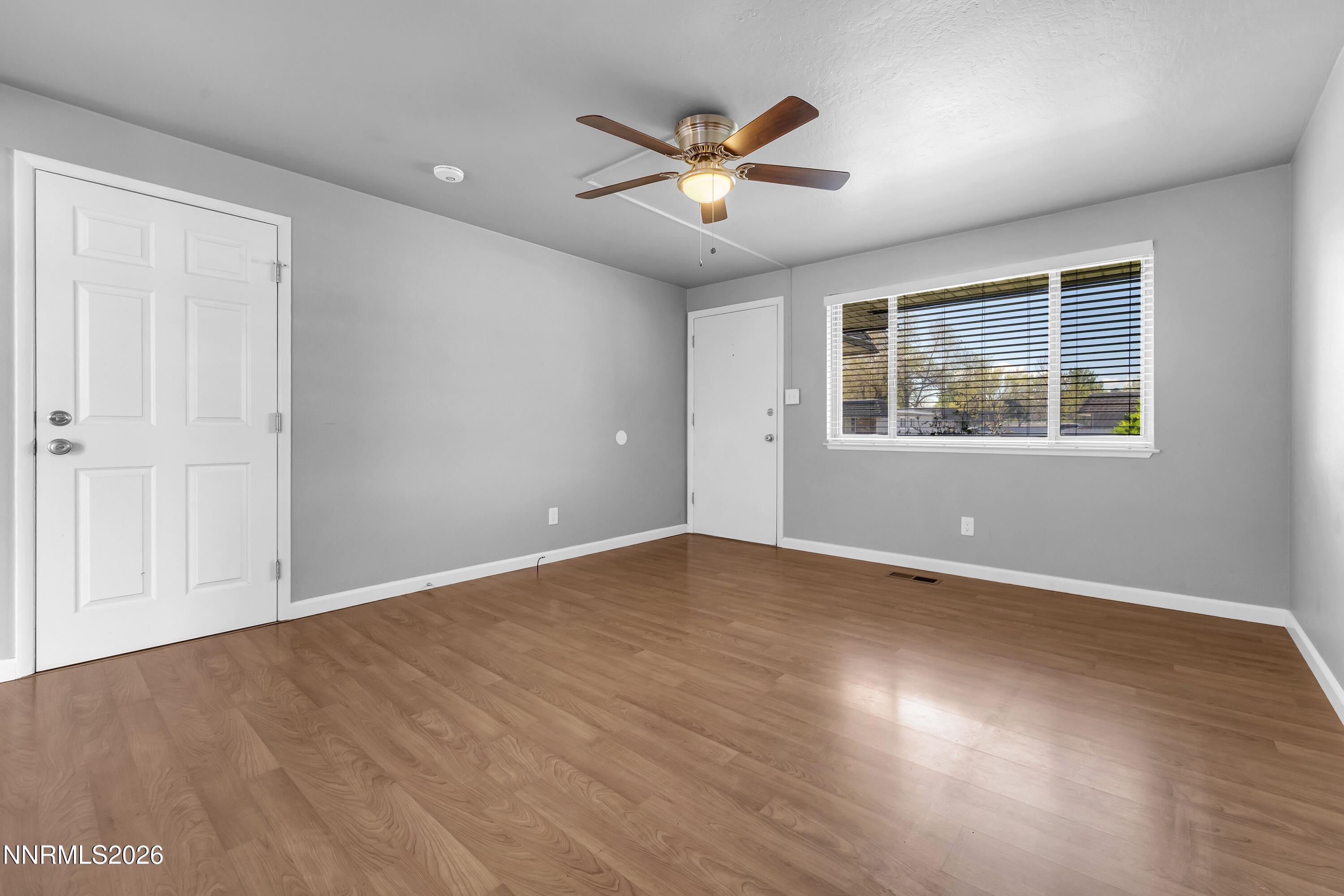 1692 Gault Way Sparks, NV 89431 - Photo 4 of 28 Gault1682-004