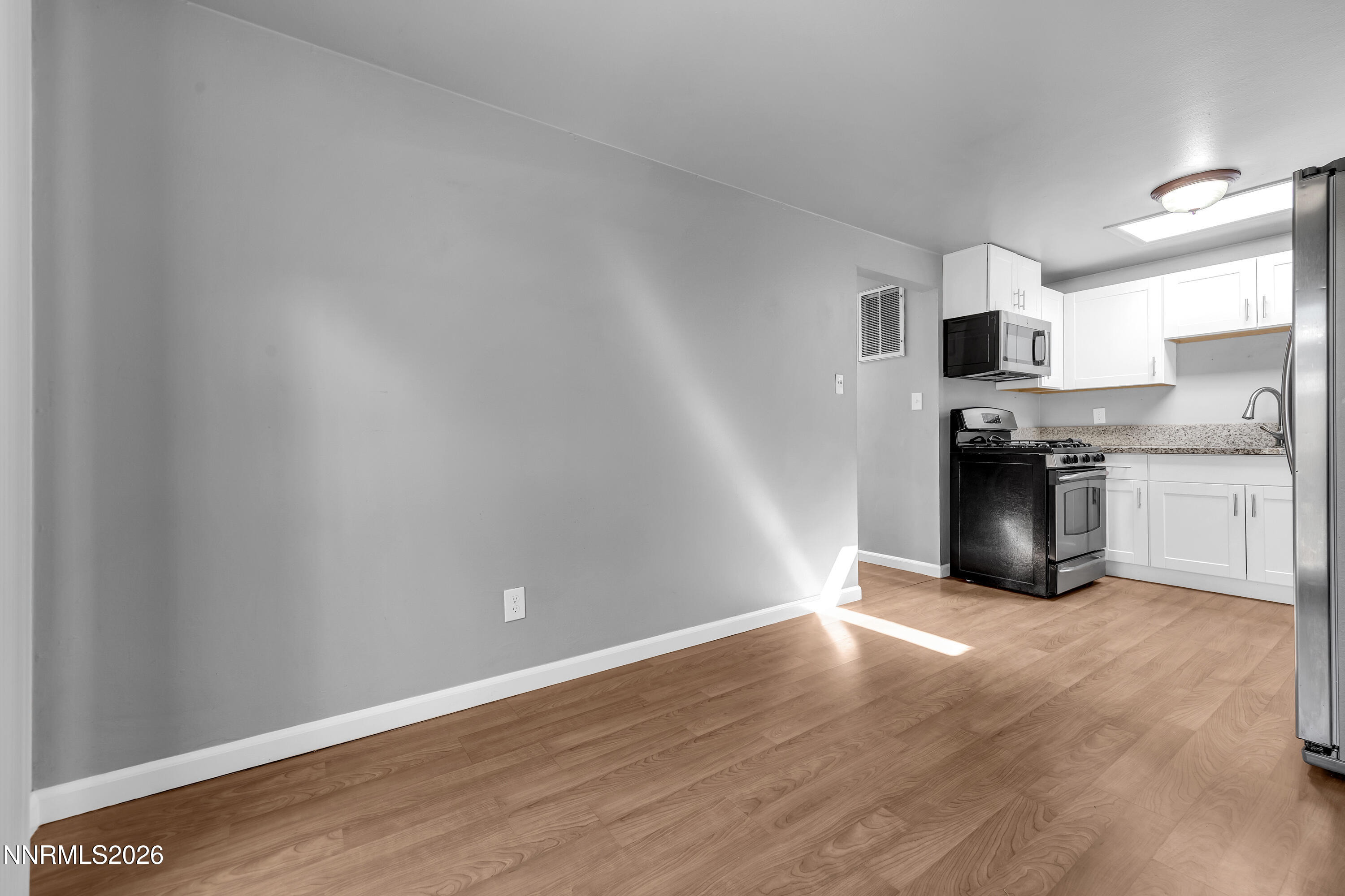 1692 Gault Way Sparks, NV 89431 - Photo 6 of 28 Gault1682-006