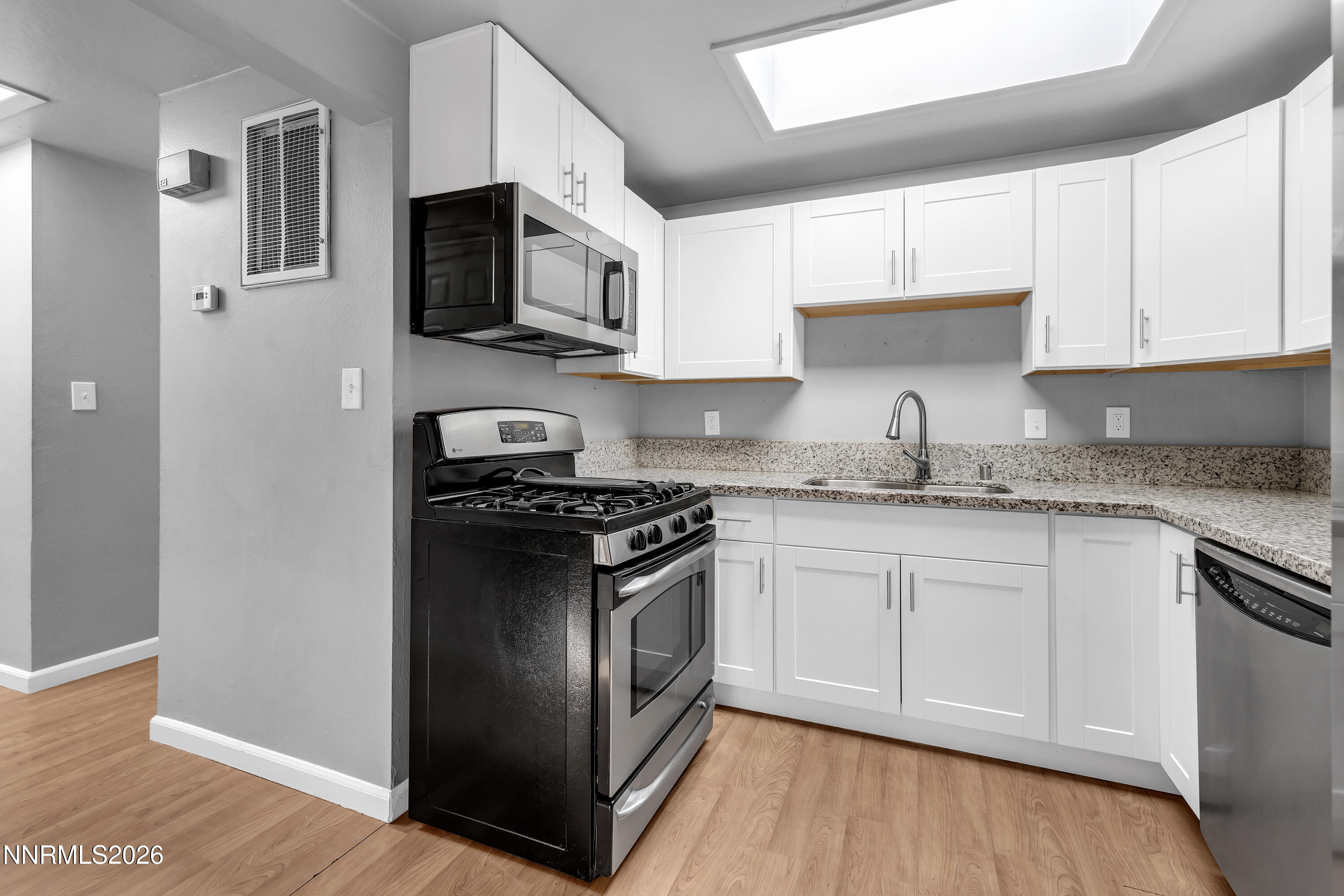 1692 Gault Way Sparks, NV 89431 - Photo 8 of 28 Gault1682-008