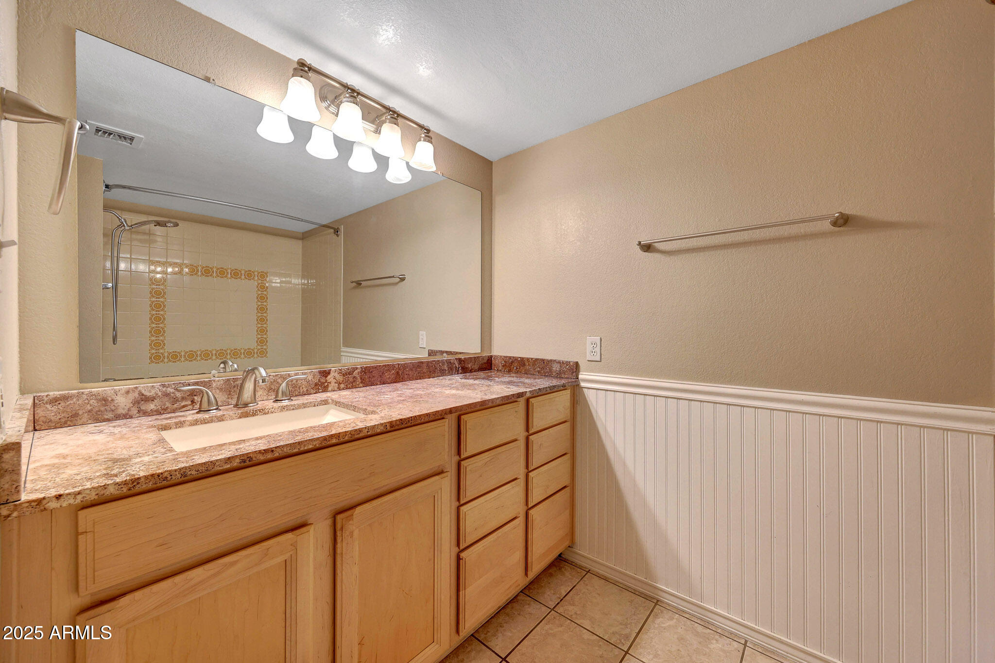 10410 North Cave Creek Road, Unit 1011 Phoenix, AZ 85020 - Photo 29 of 41 B (13)