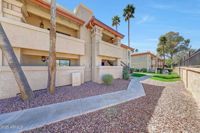 $295,000 | 10410 North Cave Creek Road, Unit 1011, Phoenix, AZ 85020