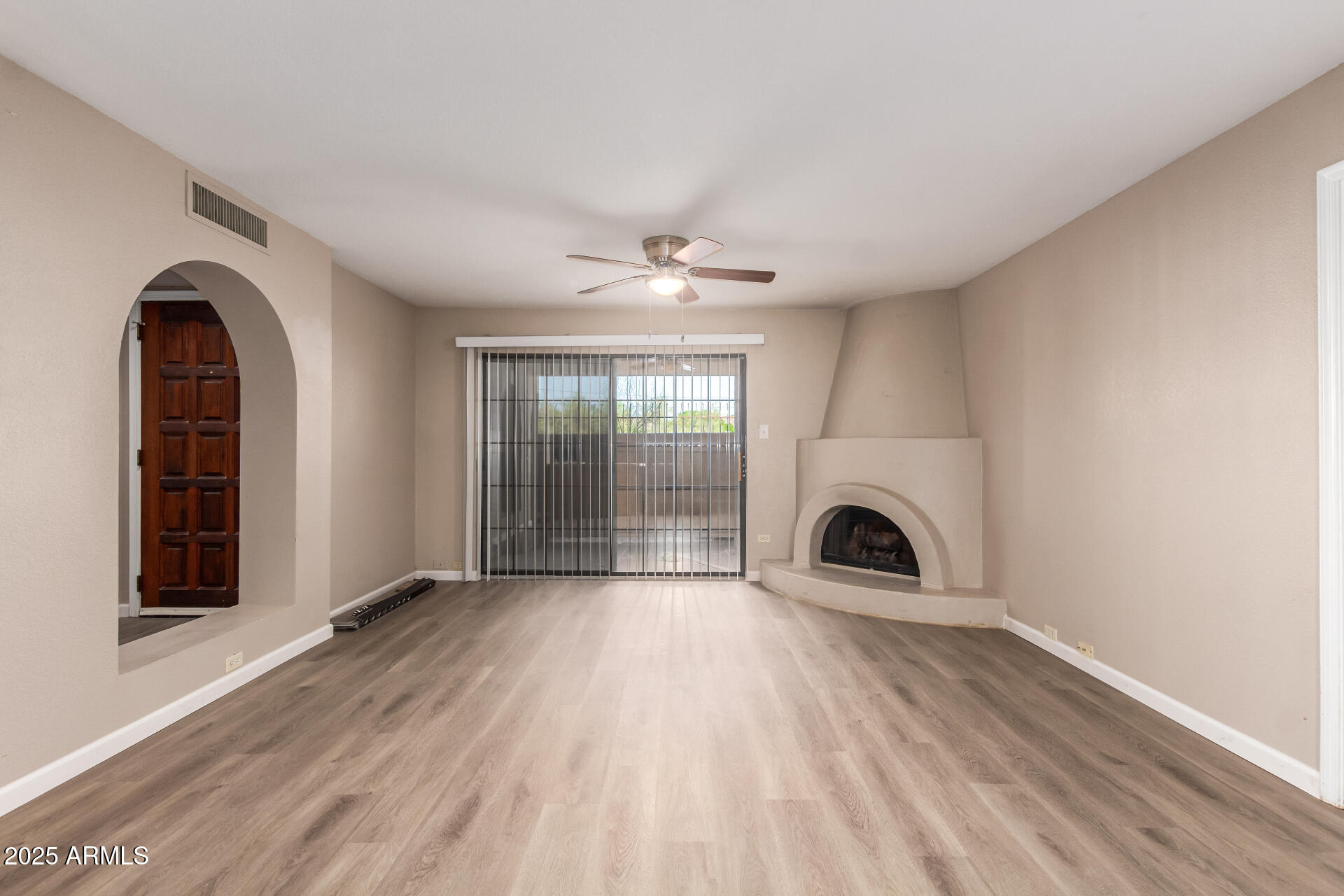 10410 North Cave Creek Road, Unit 1011 Phoenix, AZ 85020 - Photo 7 of 41 03 - Cave Creek