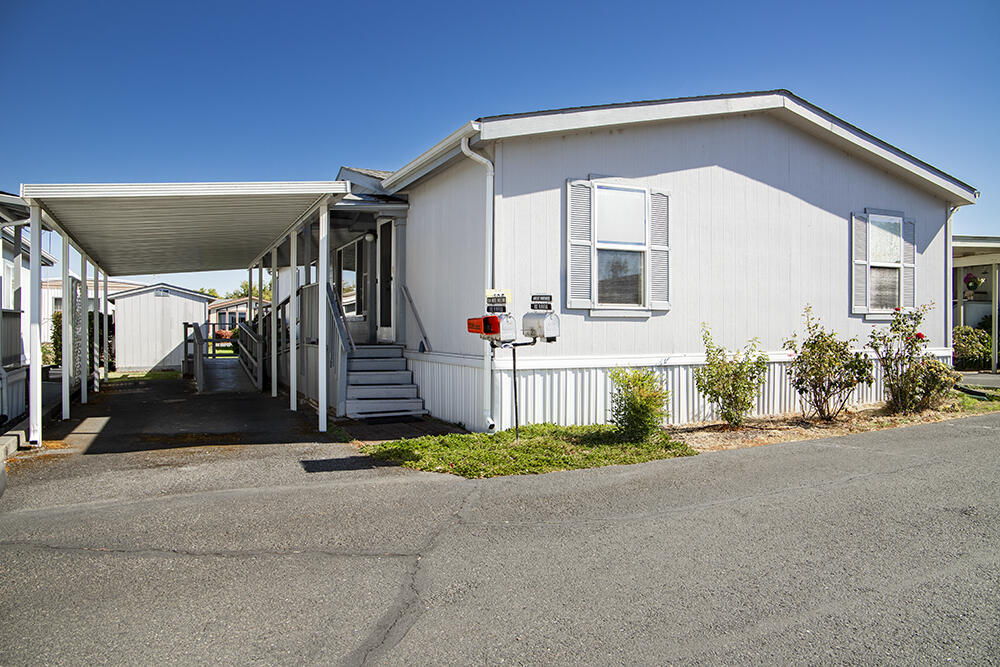 5076 Leonard Road, Unit 105 Grants Pass, OR 97527 - Photo 2 of 50 2