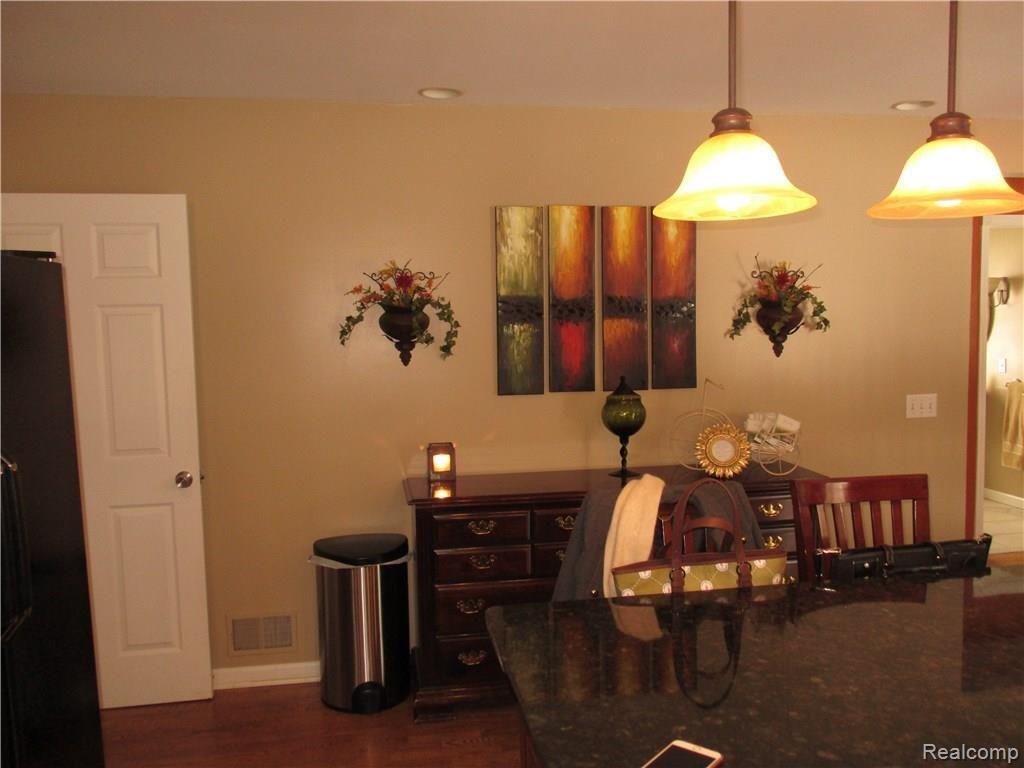 5040 West Harvard Road Clarkston, MI 48348 - Photo 6 of 27 IMG_0056.JPG