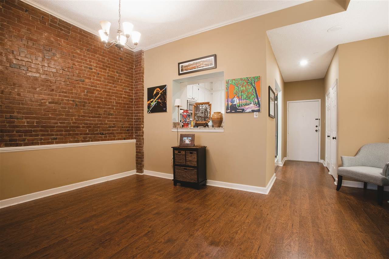 10 North Main Street, Unit 301 Memphis, TN 38103 - Photo 8 of 23