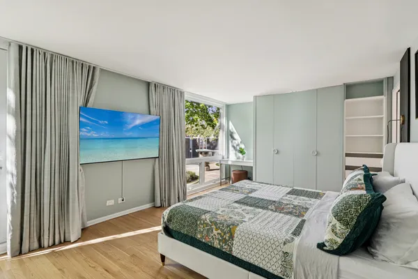 $13,500 | 1319 North Sandburg Terrace, Chicago, IL 60610