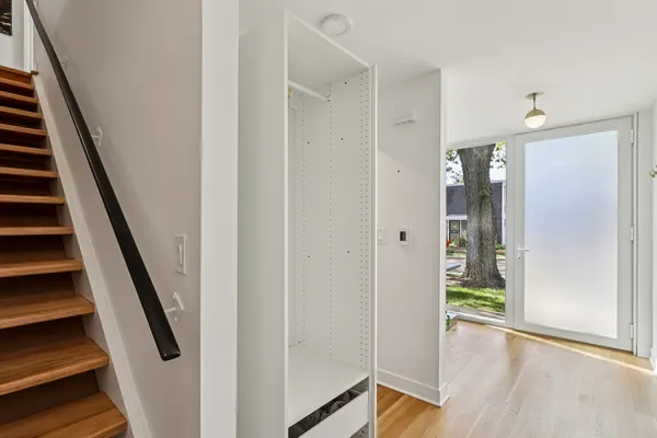 $13,500 | 1319 North Sandburg Terrace, Chicago, IL 60610