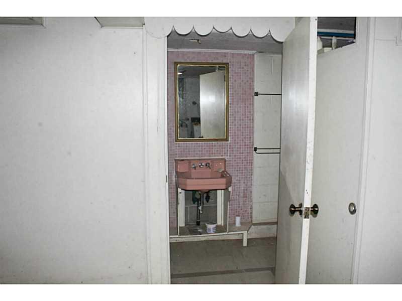 407 Baldwin Road Carnegie, PA 15106 - Photo 20 of 24 Full Bath. Basement Bath