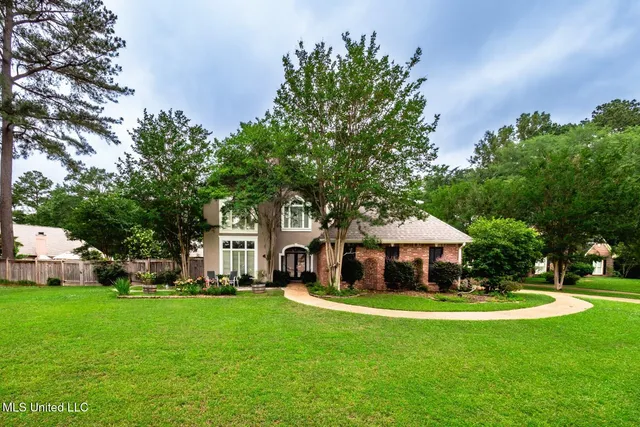 $405,000 | 628 Kinsington Court, Ridgeland, MS 39157