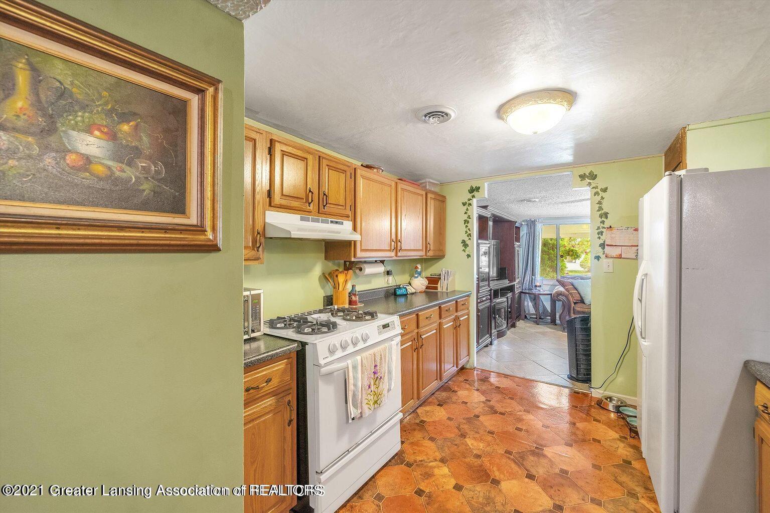 4926 Pleasant Grove Road Lansing, MI 48910 - Photo 13 of 36 PG11
