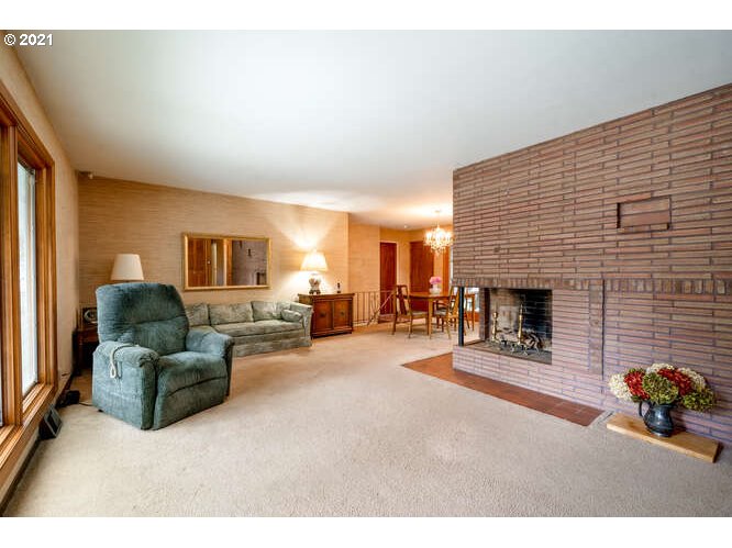 7826 Southwest Ruby Terrace Portland, OR 97219 - Photo 2 of 29