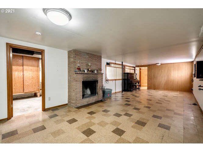 7826 Southwest Ruby Terrace Portland, OR 97219 - Photo 16 of 29