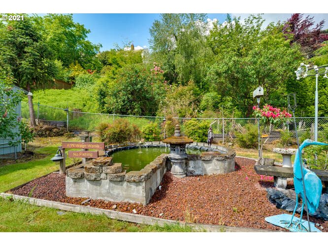 7826 Southwest Ruby Terrace Portland, OR 97219 - Photo 20 of 29