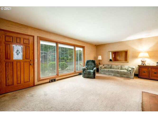 7826 Southwest Ruby Terrace Portland, OR 97219 - Photo 3 of 29