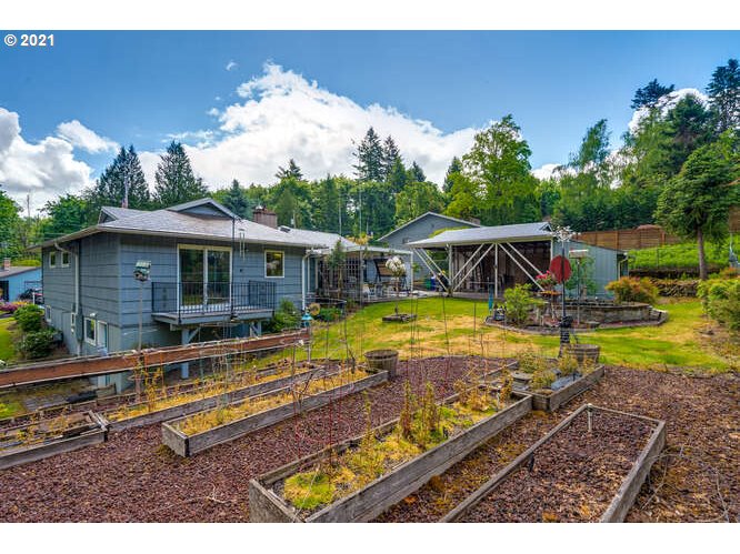 7826 Southwest Ruby Terrace Portland, OR 97219 - Photo 23 of 29