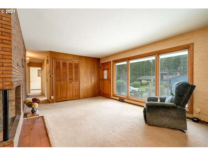7826 Southwest Ruby Terrace Portland, OR 97219 - Photo 4 of 29