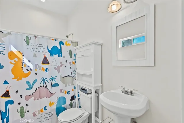 $3,000 | 1058 East Orange Grove Avenue, Burbank, CA 91501