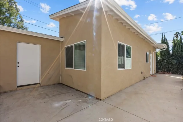 $3,000 | 1058 East Orange Grove Avenue, Burbank, CA 91501