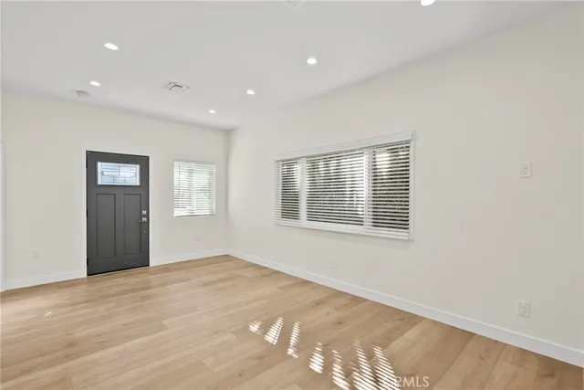 $3,000 | 1058 East Orange Grove Avenue, Burbank, CA 91501