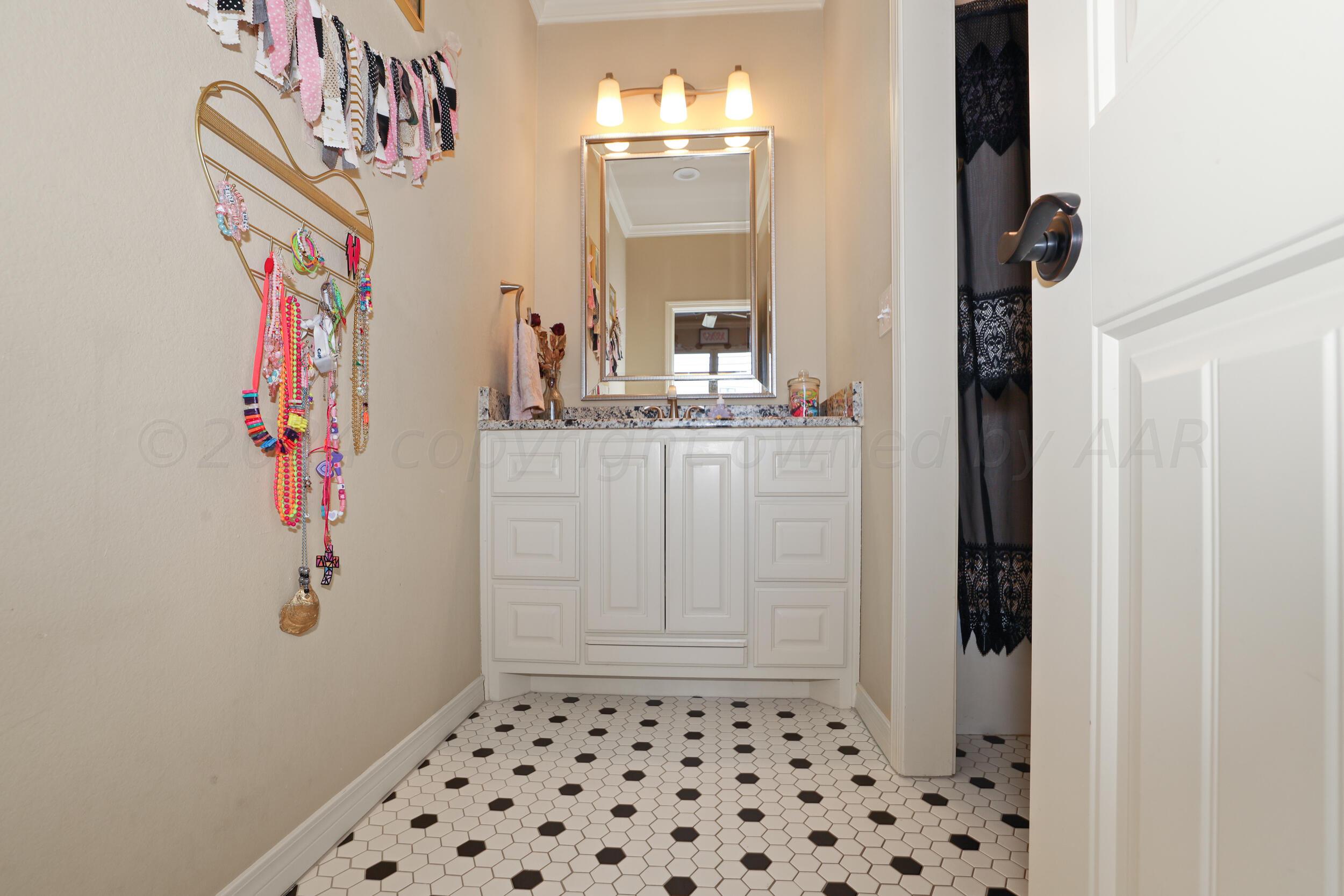 25301 Autumn Ridge Drive Canyon, TX 79015 - Photo 23 of 56 3rd Bedroom Vanity