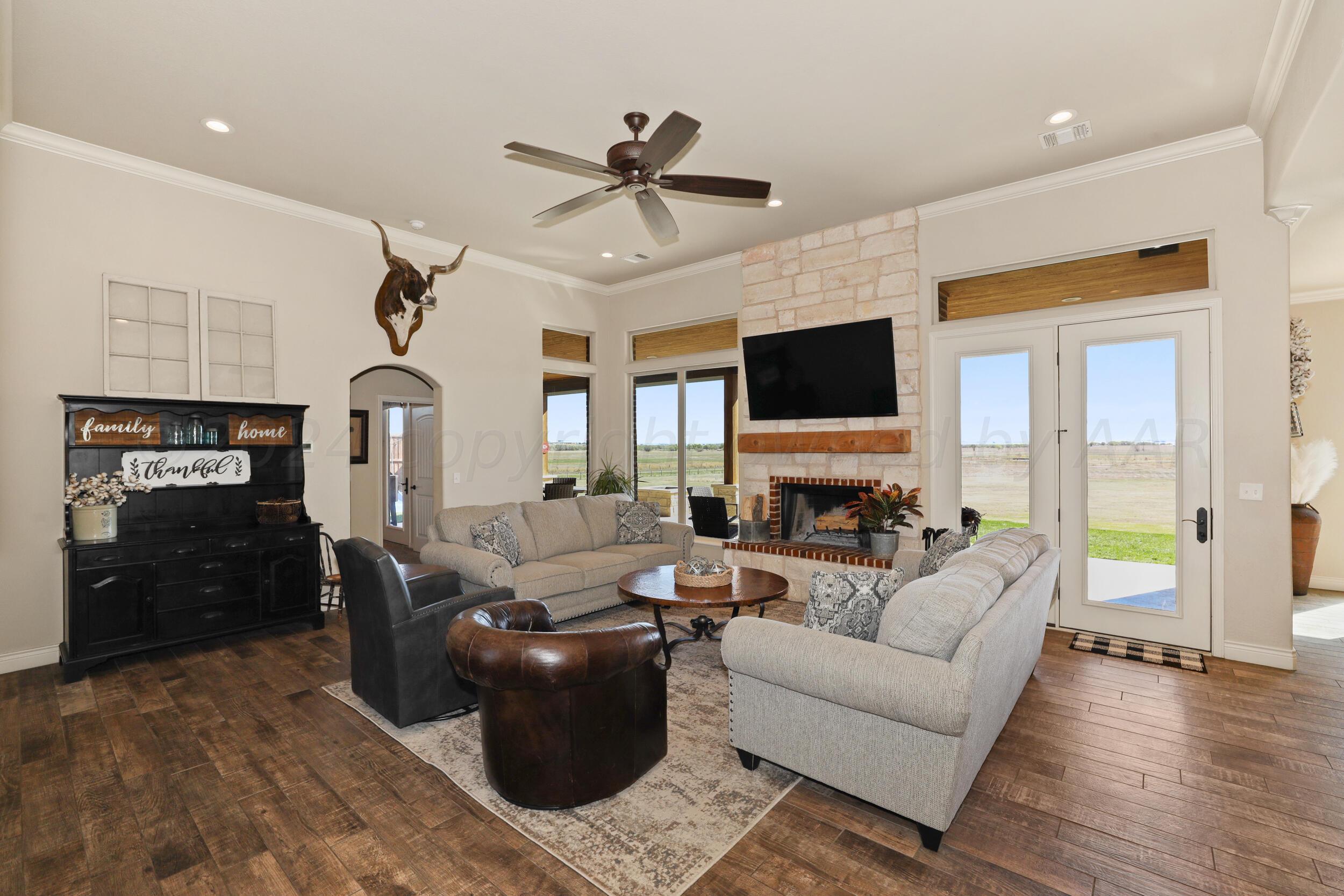 25301 Autumn Ridge Drive Canyon, TX 79015 - Photo 4 of 56 Living Area