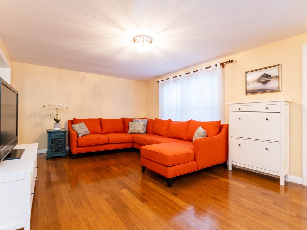 74 Rockrimmon Road Worcester, MA 01602 - Photo 5 of 38 Gallery Image 5