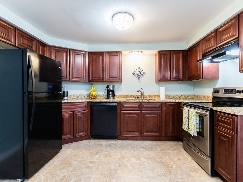74 Rockrimmon Road Worcester, MA 01602 - Photo 9 of 38 Gallery Image 9