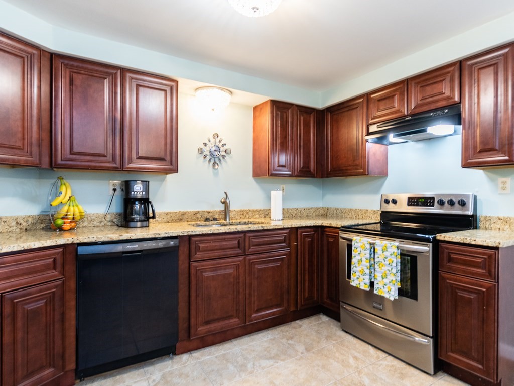 74 Rockrimmon Road Worcester, MA 01602 - Photo 10 of 38 Gallery Image 10