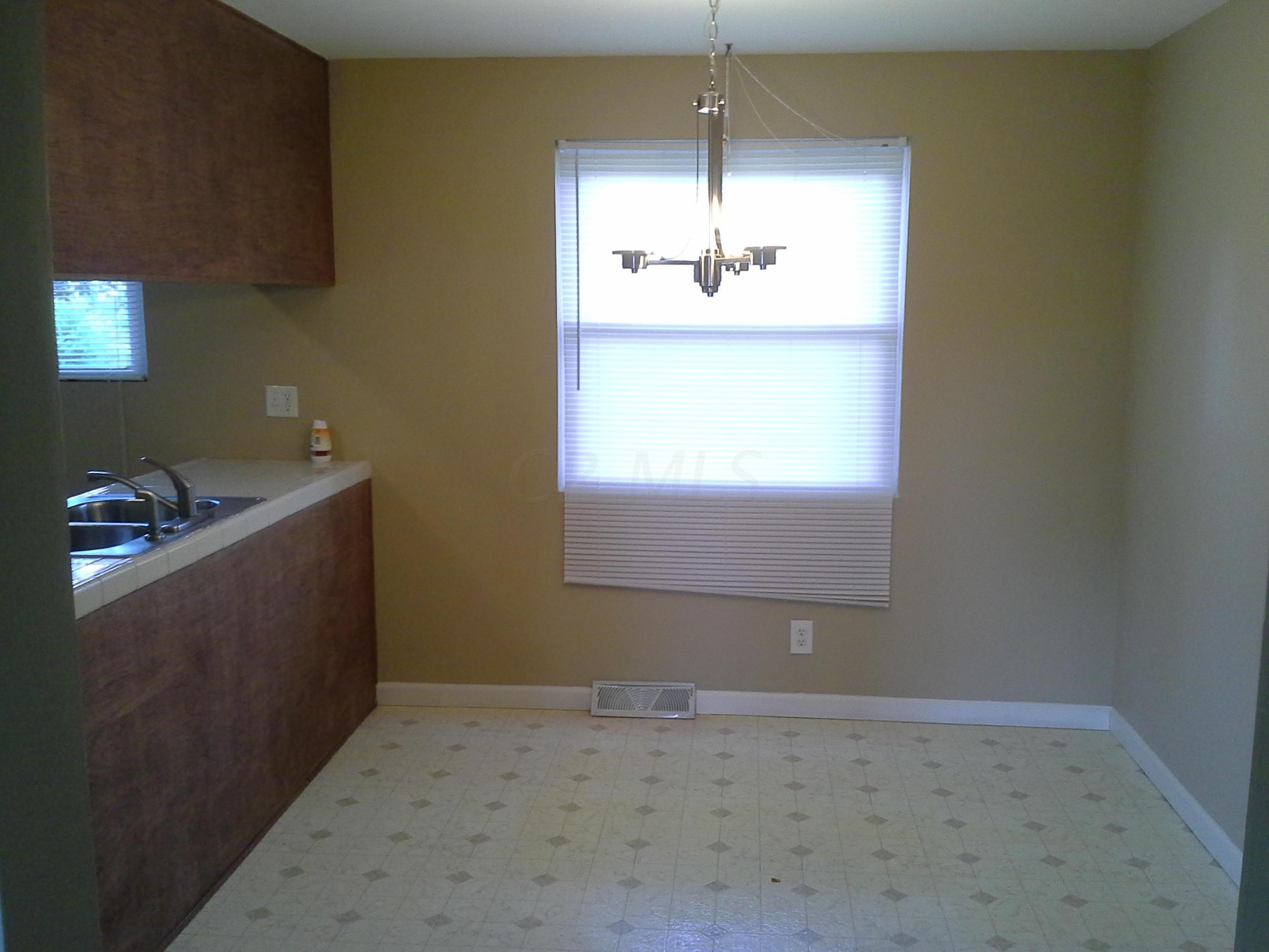2209 Balmoral Road Columbus, OH 43229 - Photo 4 of 21 Gallery Image 4
