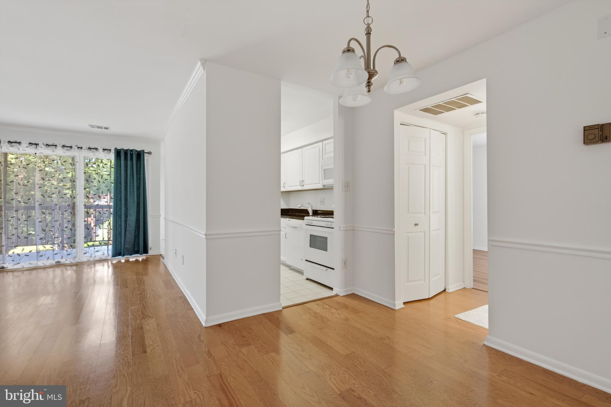 11260 Chestnut Grove Square, Unit 139 Reston, VA 20190 - Photo 3 of 26