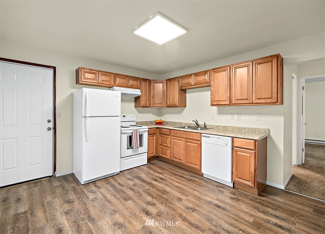 1923 Talbot Road South Renton, WA 98055 - Photo 11 of 28