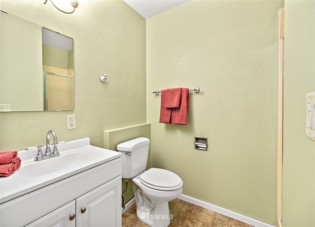 1923 Talbot Road South Renton, WA 98055 - Photo 18 of 28