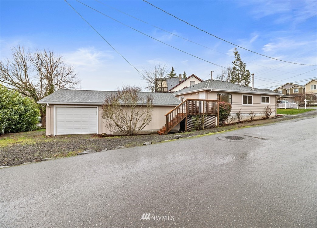 1923 Talbot Road South Renton, WA 98055 - Photo 22 of 28