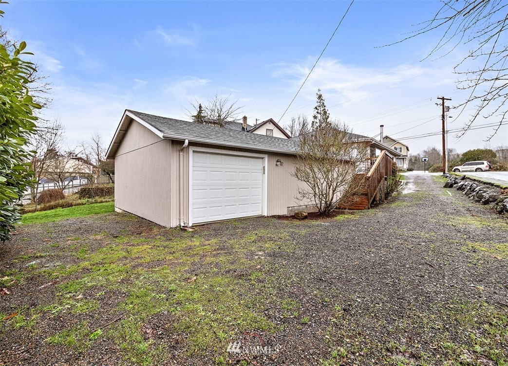 1923 Talbot Road South Renton, WA 98055 - Photo 23 of 28