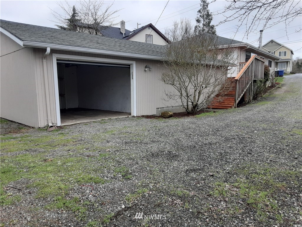 1923 Talbot Road South Renton, WA 98055 - Photo 24 of 28