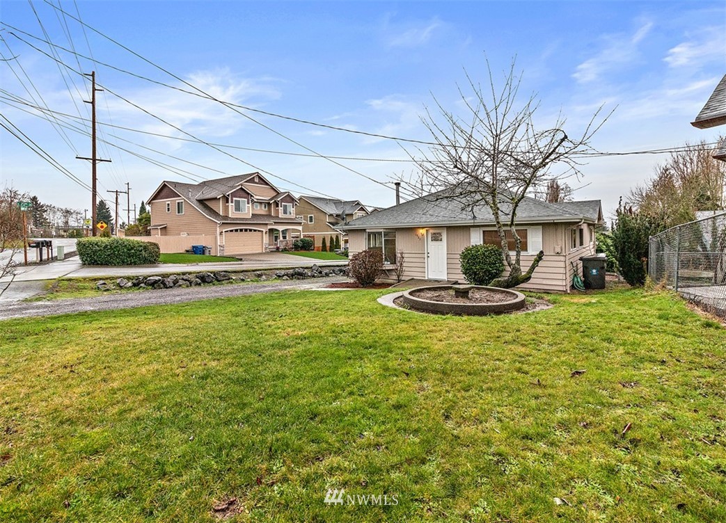 1923 Talbot Road South Renton, WA 98055 - Photo 26 of 28