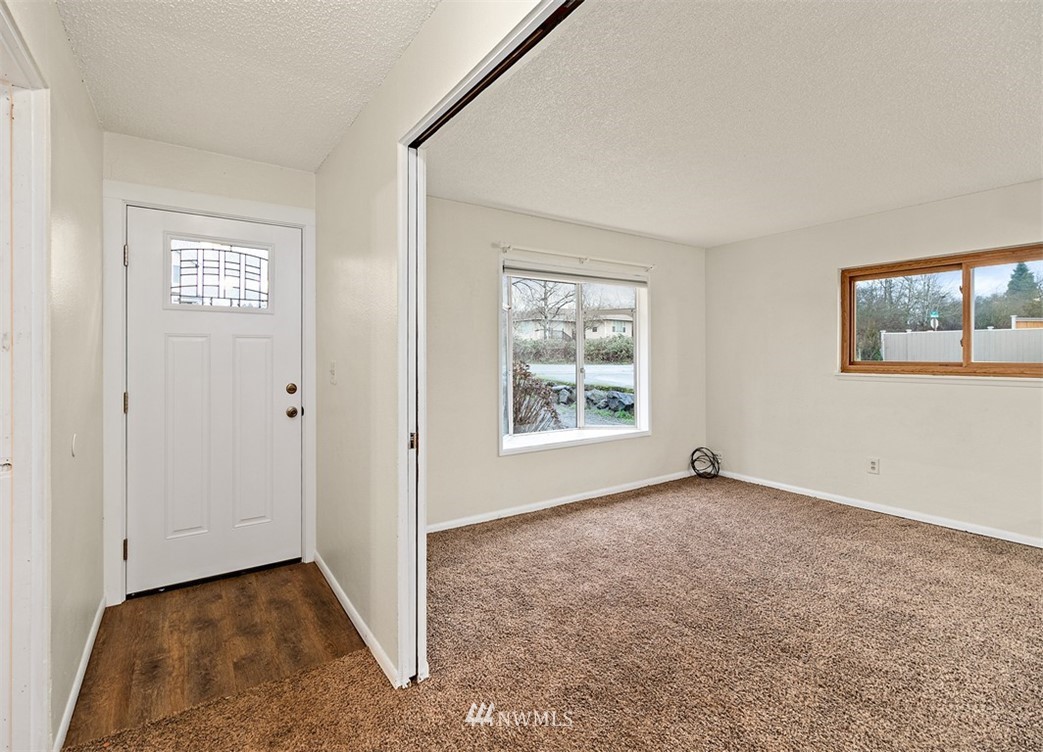 1923 Talbot Road South Renton, WA 98055 - Photo 4 of 28