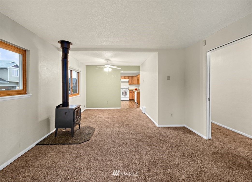 1923 Talbot Road South Renton, WA 98055 - Photo 7 of 28