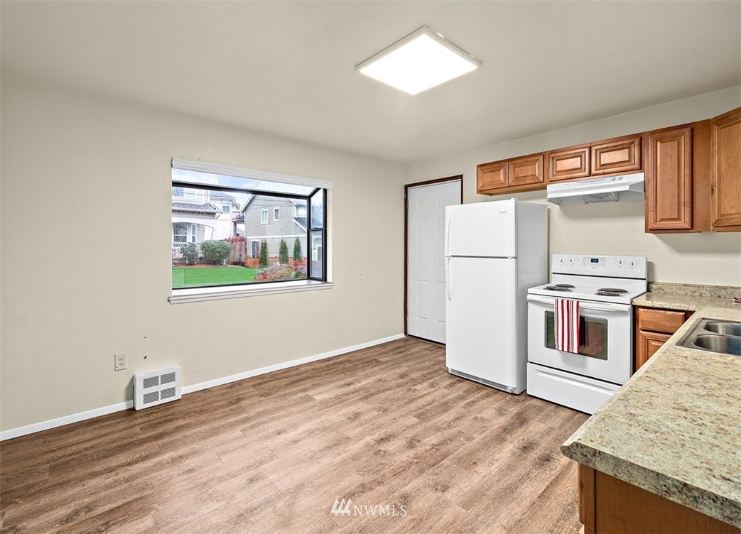 1923 Talbot Road South Renton, WA 98055 - Photo 10 of 28