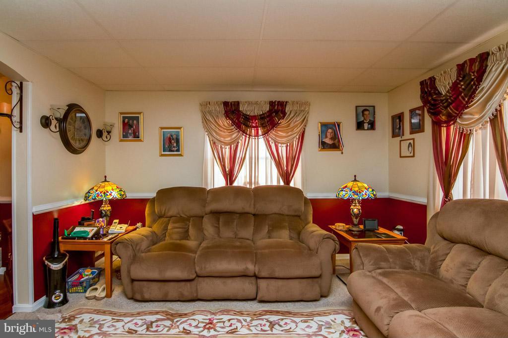 1924 Ormand Road Baltimore, MD 21222 - Photo 17 of 23 Living Room2