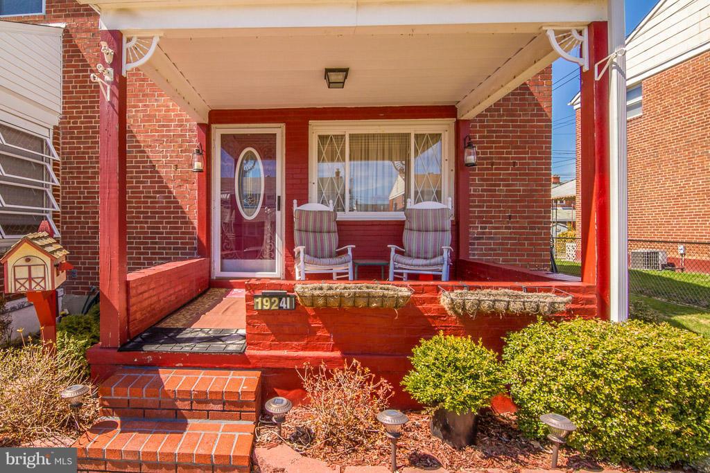 1924 Ormand Road Baltimore, MD 21222 - Photo 9 of 23 Brick Front Porch