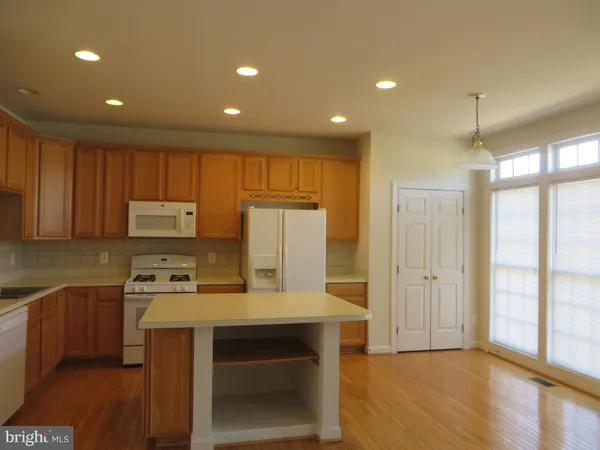 $3,395 | 9044 Tanyard Lane, Lorton, VA 22079