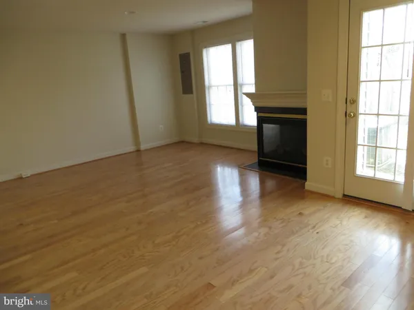 $3,395 | 9044 Tanyard Lane, Lorton, VA 22079