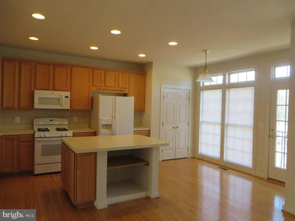 $3,395 | 9044 Tanyard Lane, Lorton, VA 22079