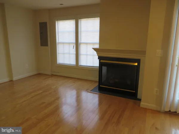 $3,395 | 9044 Tanyard Lane, Lorton, VA 22079