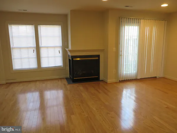 $3,395 | 9044 Tanyard Lane, Lorton, VA 22079