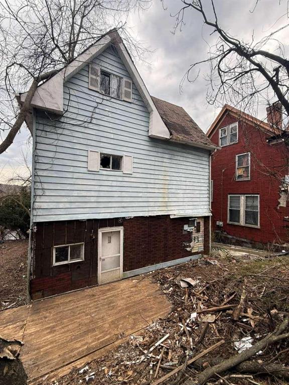 419 Prospect Avenue Donora, PA 15033 - Photo 2 of 17 a front view of a house with a yard