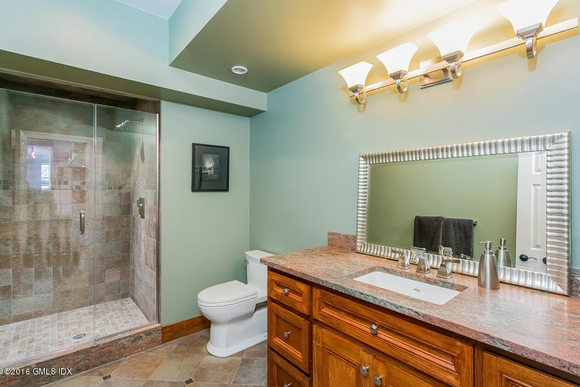 17 Chieftans Road Greenwich, CT 06831 - Photo 28 of 31 073-Bathroom-2615579-small