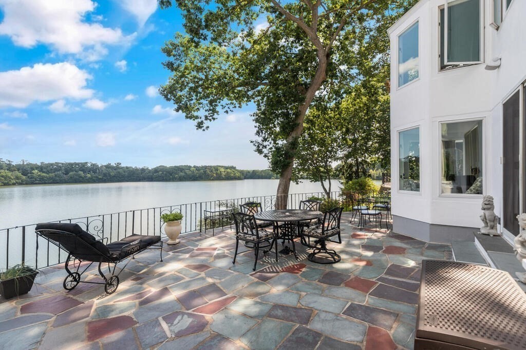 47 Beverly Road Arlington, MA 02474 - Photo 3 of 42